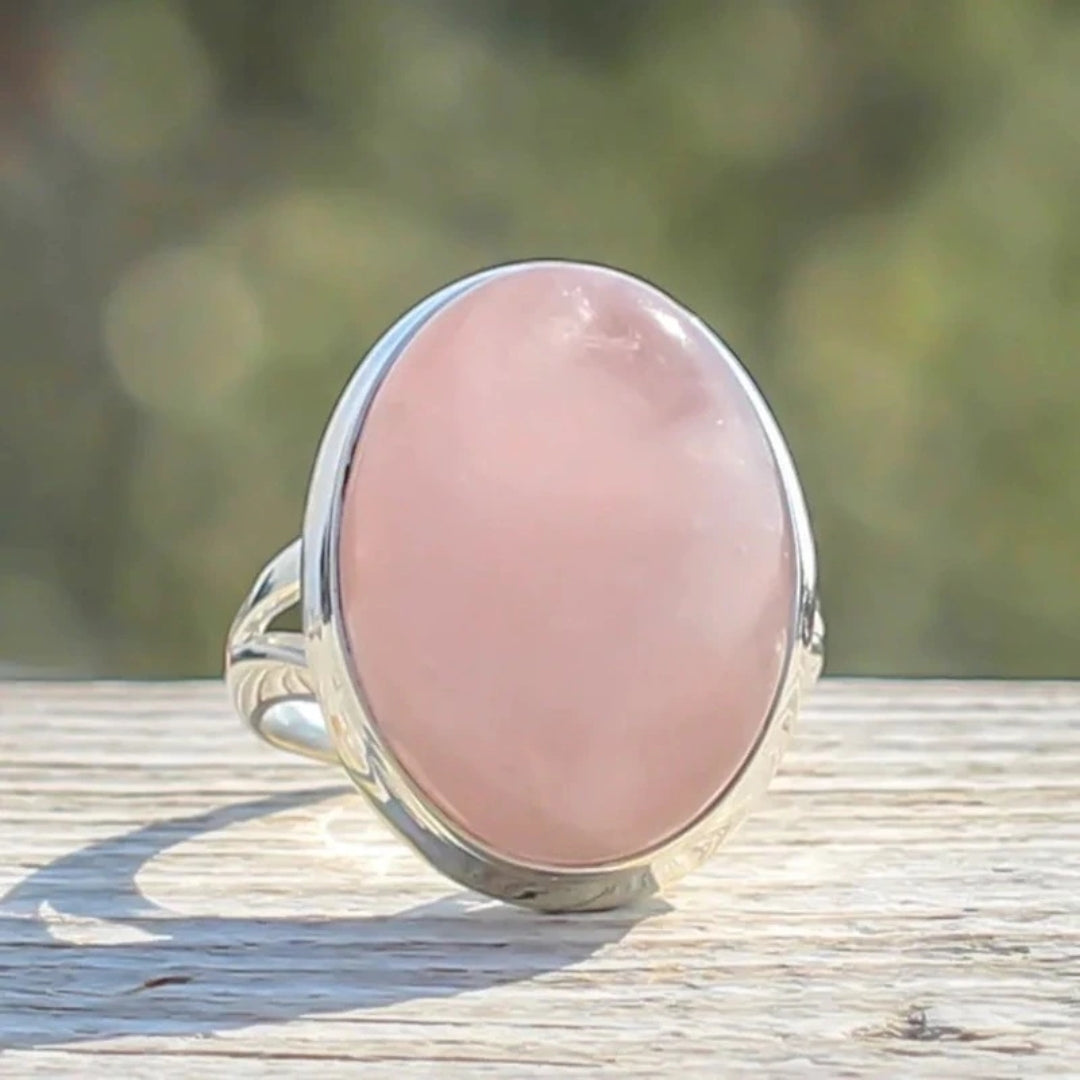 Anello con Pietra Naturale Rosa in Argento