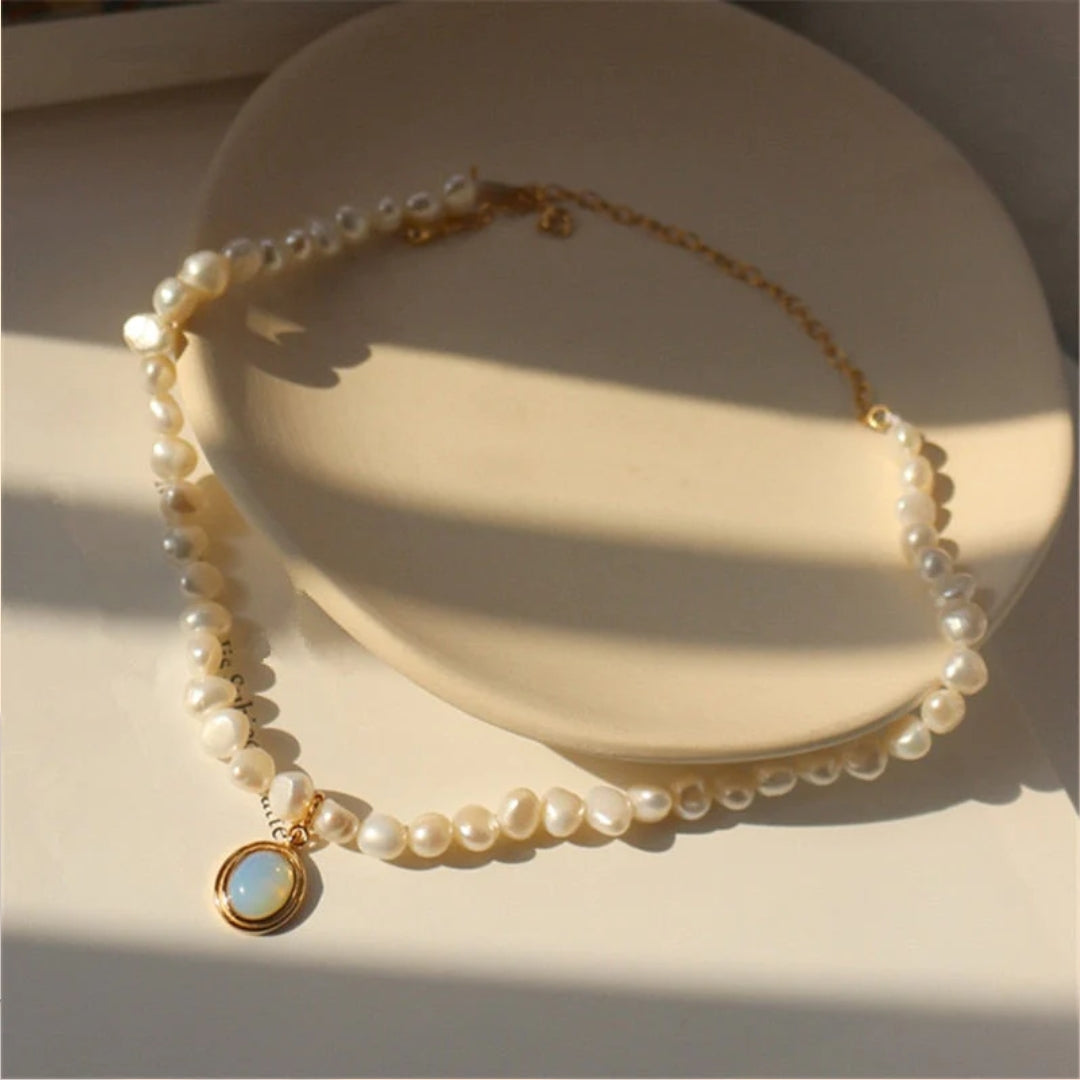 Collana in pietra di luna e perle