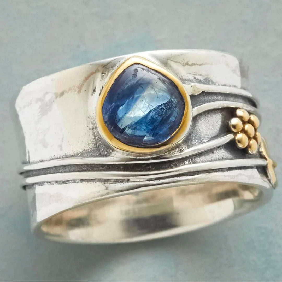 Anello Vintage con Cristallo Blu in Argento