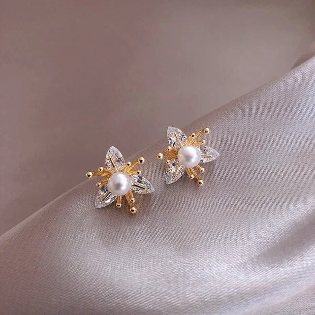 Orecchini con fiori di perla
