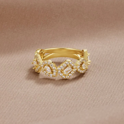 Elegante anello con diamanti in oro e argento