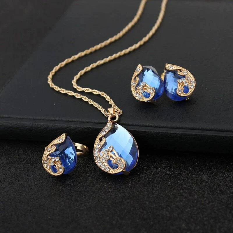 Elegante set di gocce di cristallo blu