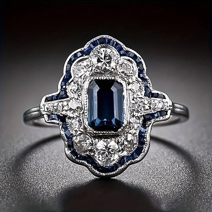 Anello d'argento con cristalli blu d'epoca