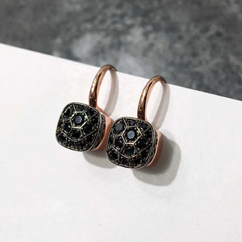 Aretes Cúbicos Brillantes Negros